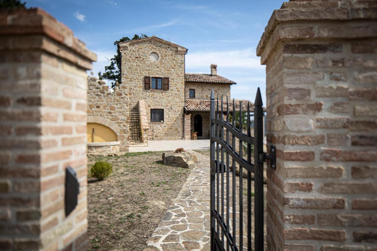 Villa Ermelinda - Piscina Privata E Jacuzzi Castelraimondo Exterior photo